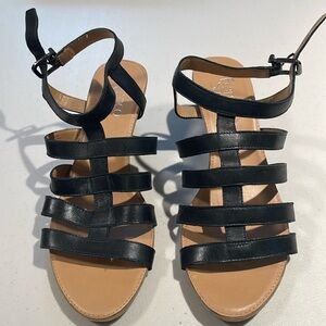 Never worn - Franco Sarto black strappy sandals - size 40